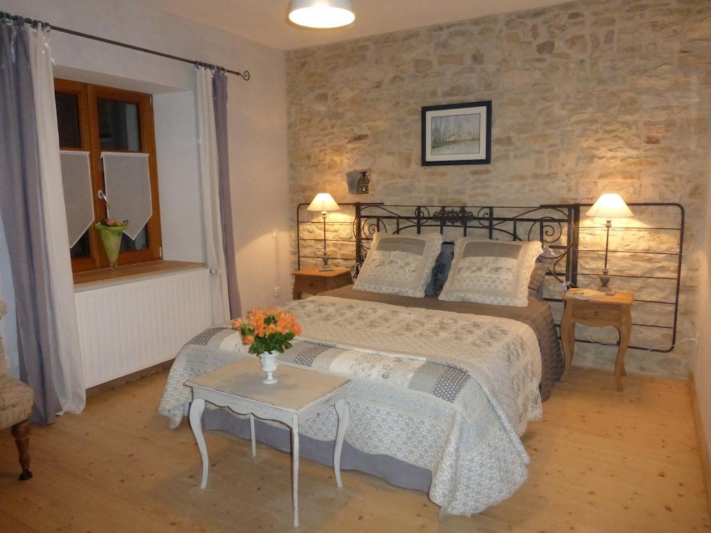 Chambres D'Hotes Bered Vuillemin Бом-ле-Дам Екстер'єр фото